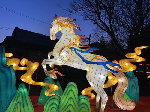 九游娱乐入口：京东大溶洞游玩新体验北京平谷万达锦华酒店成热门住宿选择(图3)