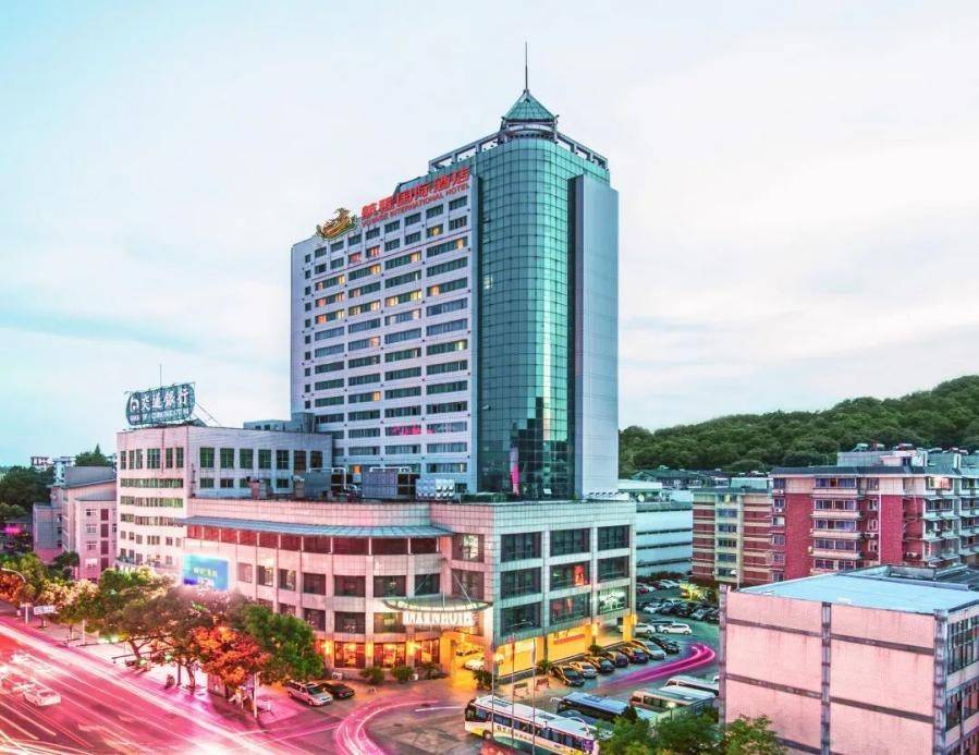 九游娱乐官网：航程酒店：纵享舒适旅行寻觅世外桃源的完美住宿选择(图3)
