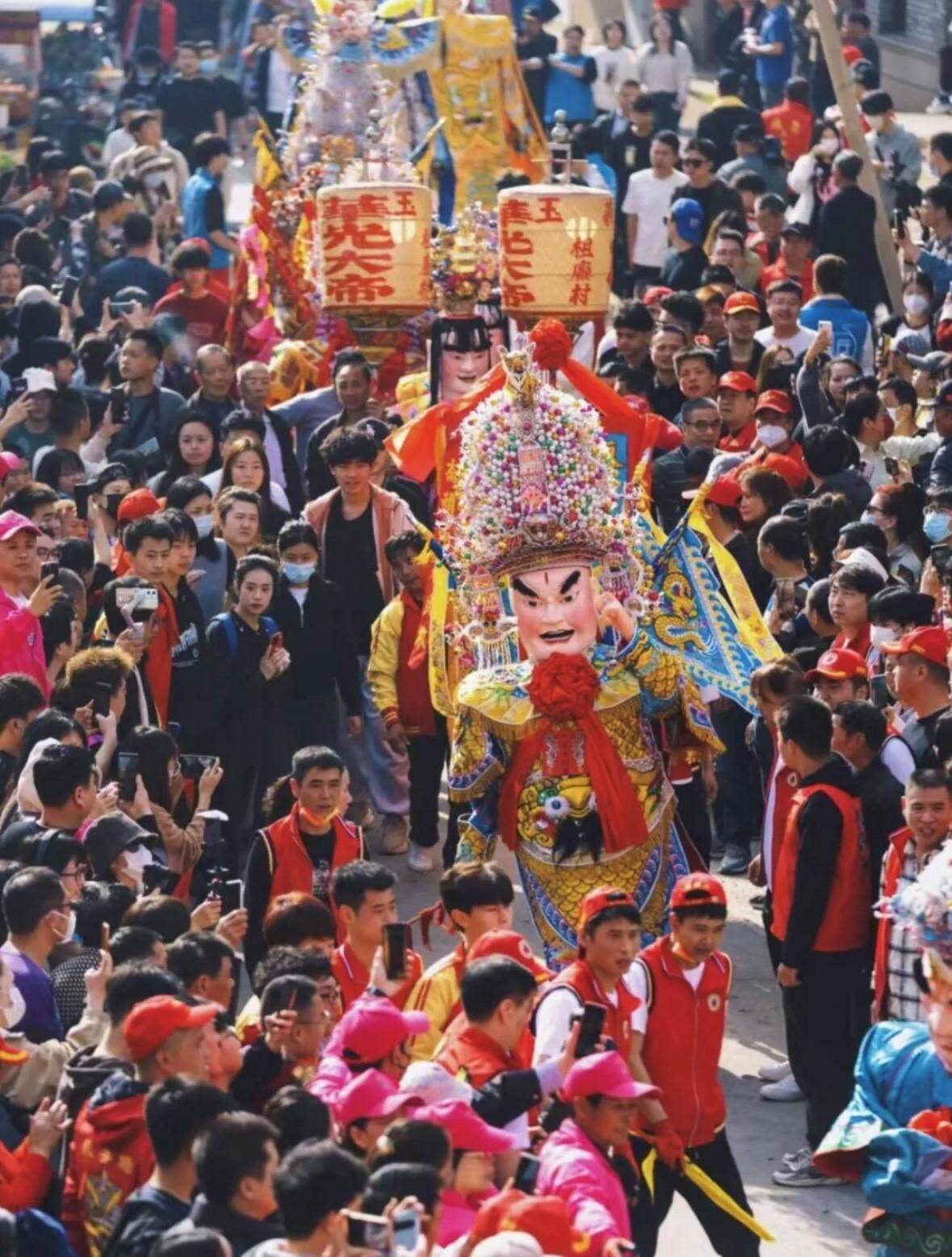 九游娱乐入口：体验“英歌舞”吃潮汕美食年轻人流行到“南方小城”深度旅游(图3)