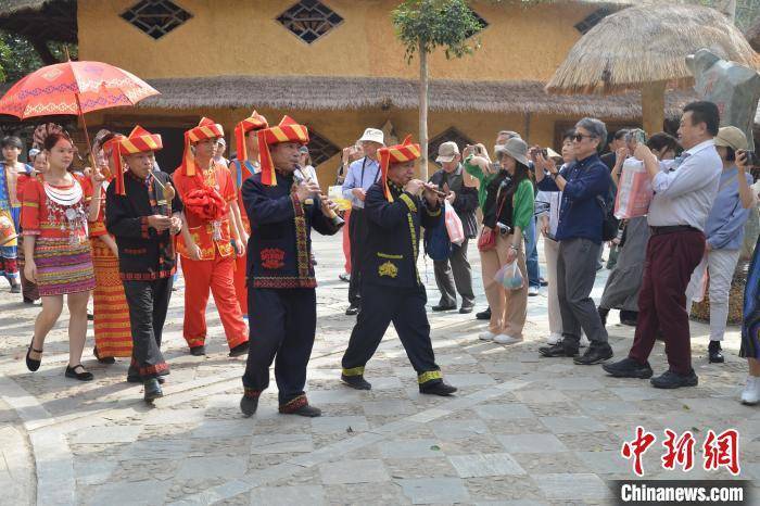 日本旅行商团赴琼考察 共探旅游合作新机遇(图2)