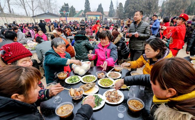 九游娱乐平台：自驾游该住宾馆还是睡车里该自己做饭还是去饭店？一文说透(图4)