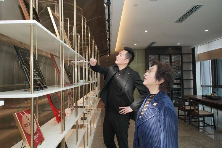 重庆解放碑威斯汀酒店荣获“国家五叶级中国绿色饭店”称号(图3)